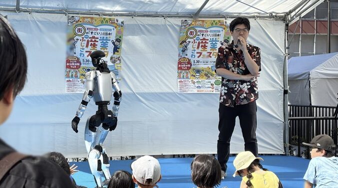 G1を操作する子どもの様子