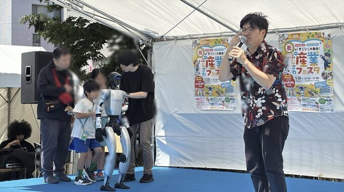 G1を囲んでの記念撮影